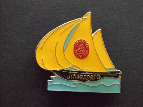 Schweppes ginger ale driemaster zeilboot
